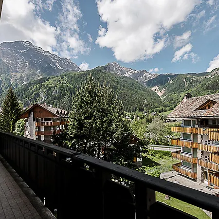 Apartment Luxury Apartment- Stunning Mountain View Courmayeur